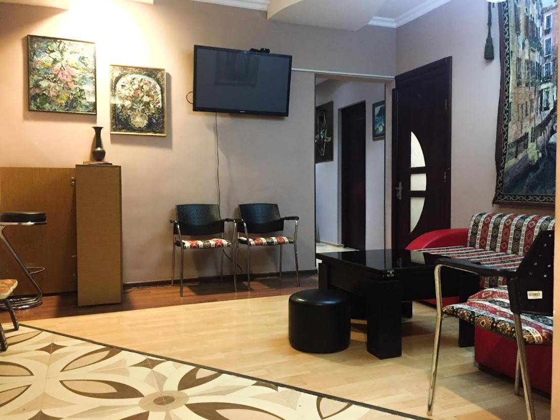 The Sindh House - Indus Aroma Restaurant Tbilisi Hotell Eksteriør bilde
