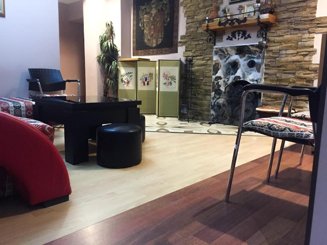 The Sindh House - Indus Aroma Restaurant Tbilisi Hotell Eksteriør bilde